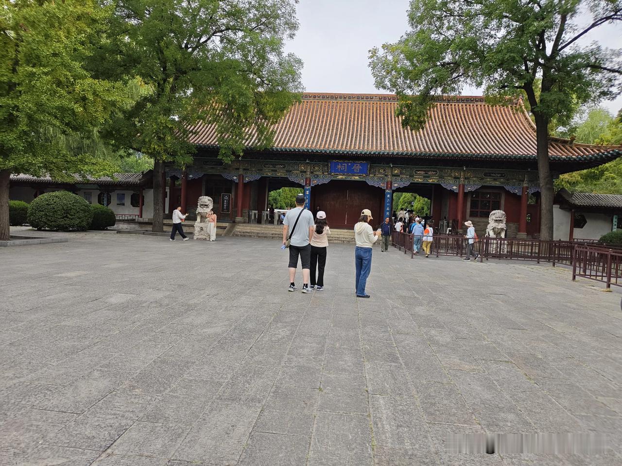 晋祠（5A）——位于太原市晋源区，是中国现存最早、规模最大、时间最悠久的皇家祭祀