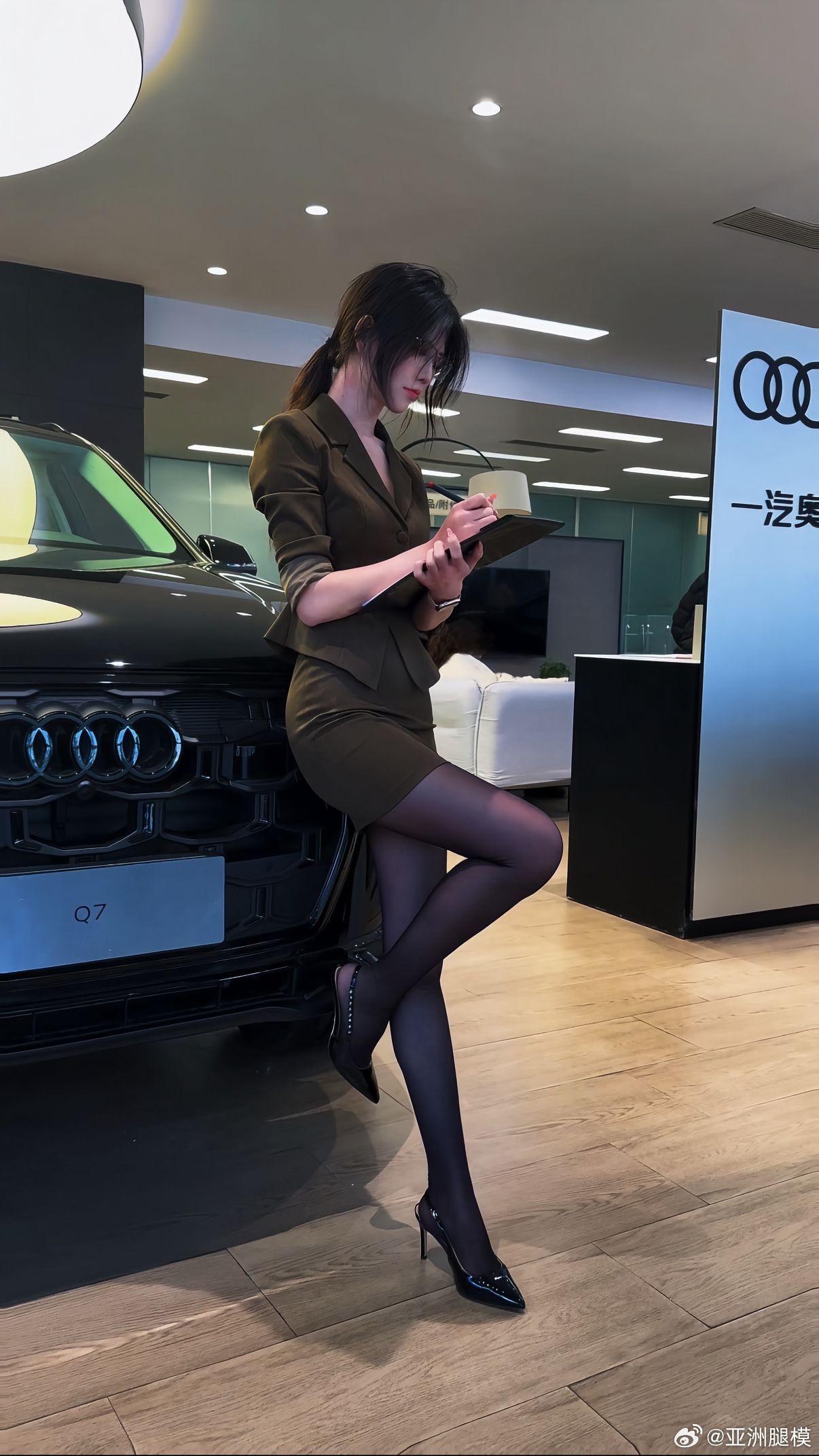 行业冲业绩，行业冲能力，月结不如即结，兼职才有意义。 