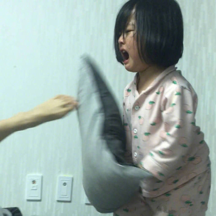 女孩子生起气来都是这样的！[允悲] ​​​