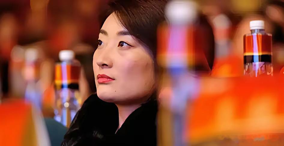 宗馥莉再亮铁腕！一刀切清退经销商，遗产战首败后更狠招曝光。 ​​​