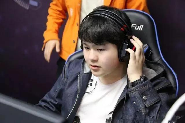 很喜欢Yagao粉丝的一句话: 论性价比，Yagao碾压Knight[偷笑][偷