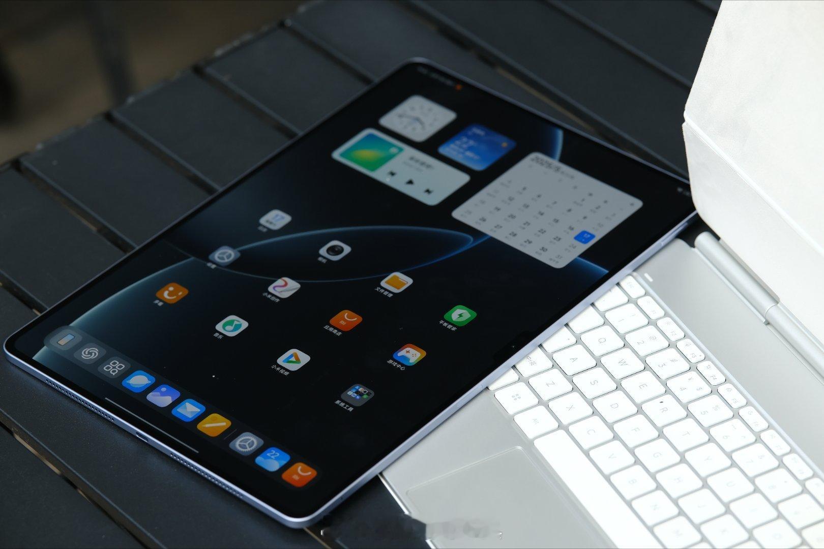 小米Pad7 Ultra上手体验：第一感受：真的薄！全金属一体化机身仅5.1mm