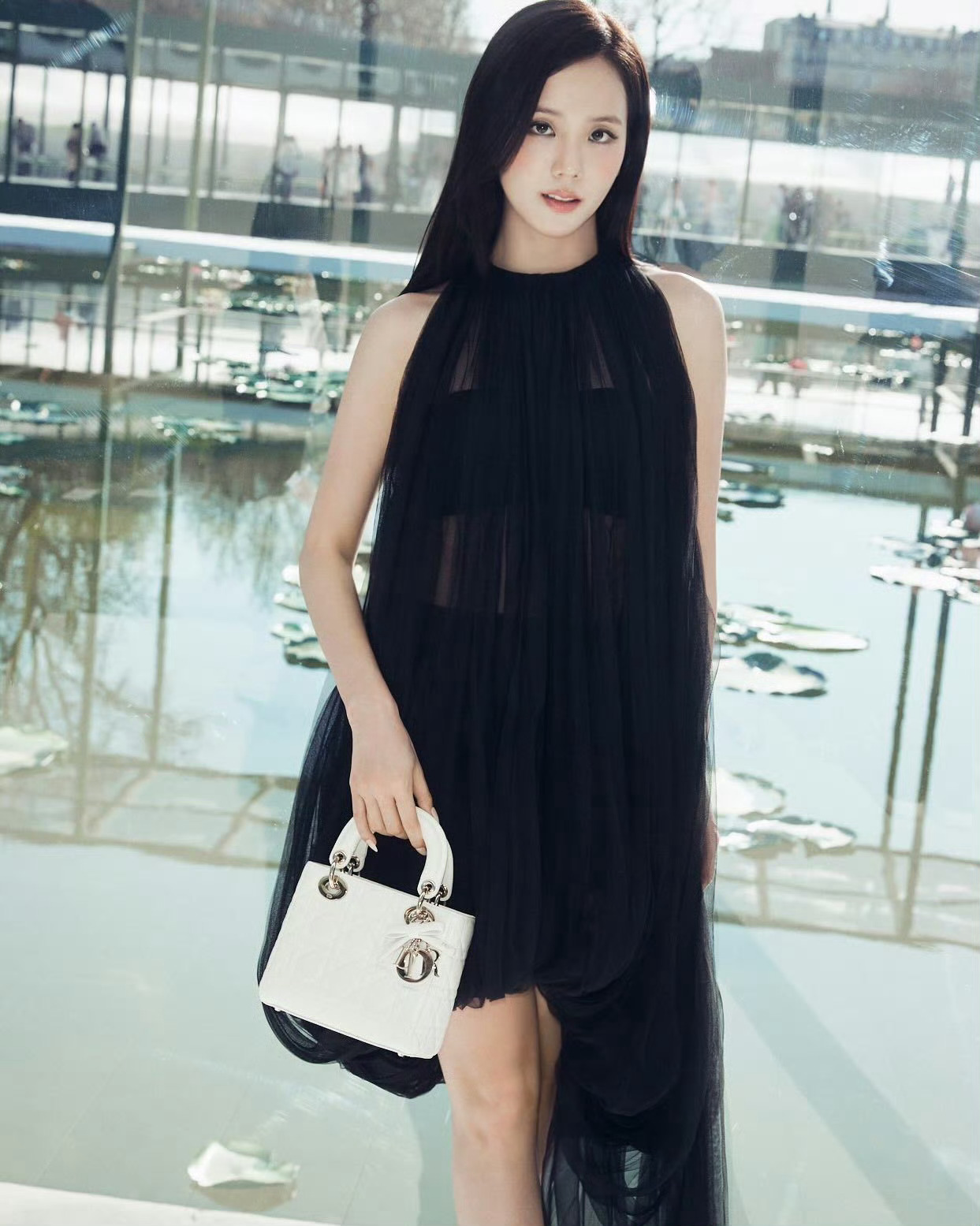 金智秀Jisoo  x  Dior 2026秋冬大秀迪奥亲闺女，太美了~巴黎时装