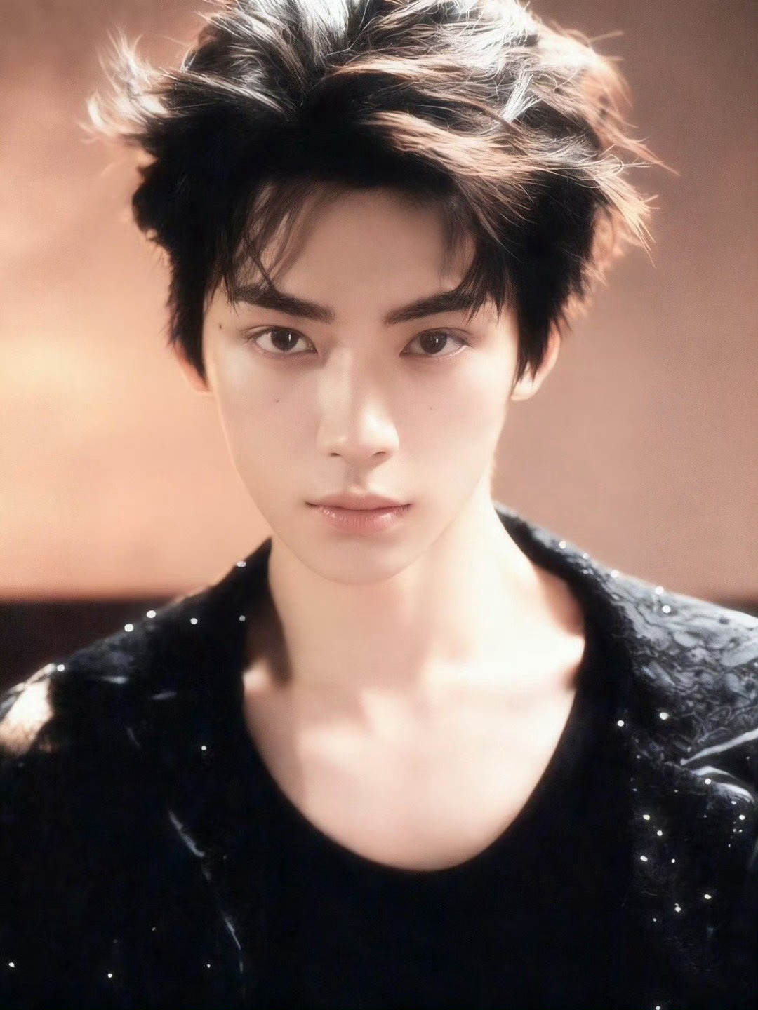 🔮朝朝暮暮的热爱终究会变成信仰 会变成深渊里面救赎自己的一束浪漫拘谨的皎月˶ᵒ