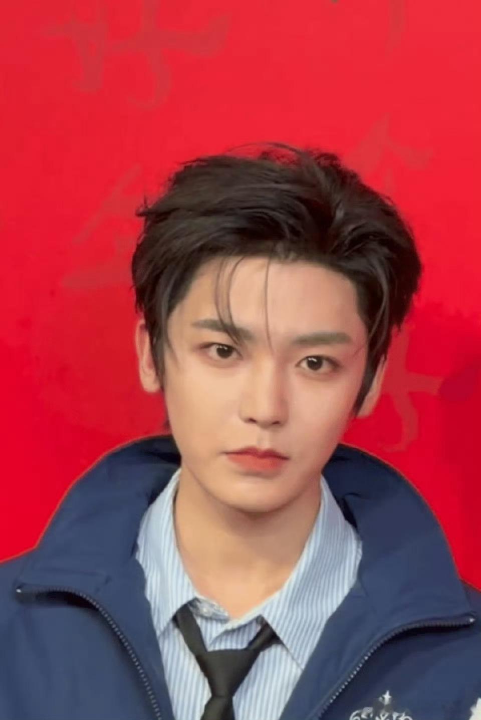 侯明昊、陈哲远、何与今日份活动生图，你pick谁的状态？ 