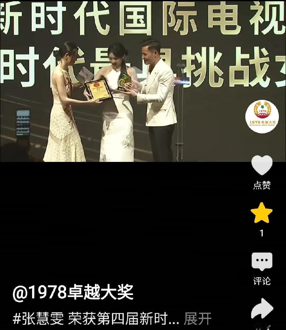 何悯鸿讲电话的这一段表情变化，从开头表情平静到中间撒谎有点嗑吧，接着眼圈，鼻头红