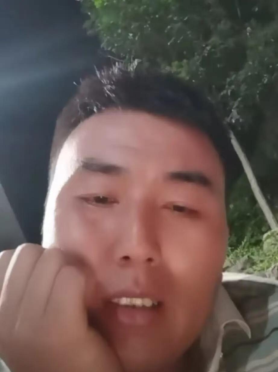 程梦圆的大哥直播了，查到了妹妹的消费记录！
大哥说宁可希望妹妹被人关起来了，也不