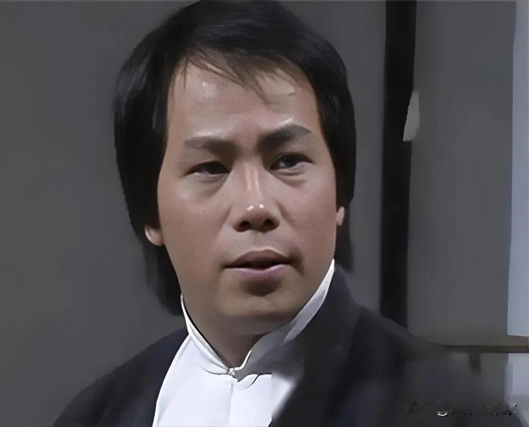 陈真走了，我们的青春也跟着散场了
 
梁小龙先生离世的消息传来，像按下了一代人的