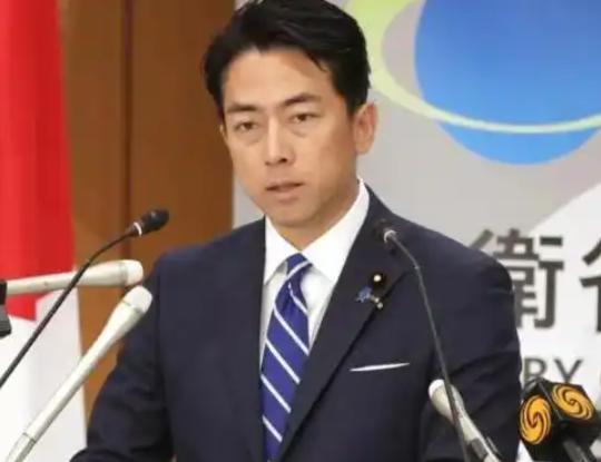 “反击”落地了，
小泉进次郎怕是要睡不着了，7月21日，外交部回应：日方以冲之鸟