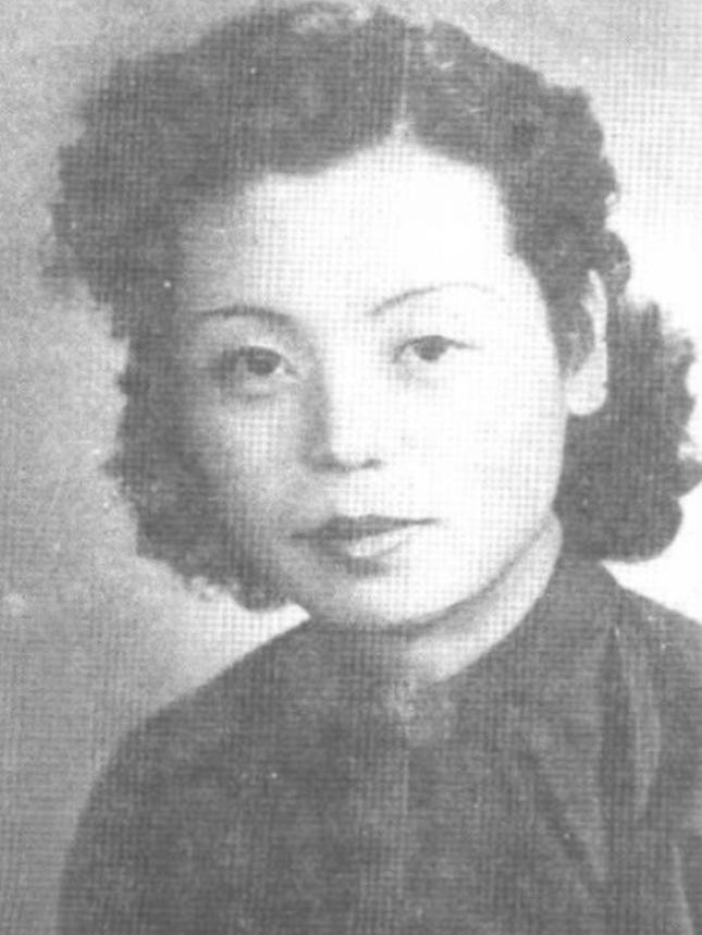 1970年，陈独秀58岁的女儿陈子美身绑5个空油桶，带着小儿子偷渡香港，9个小时