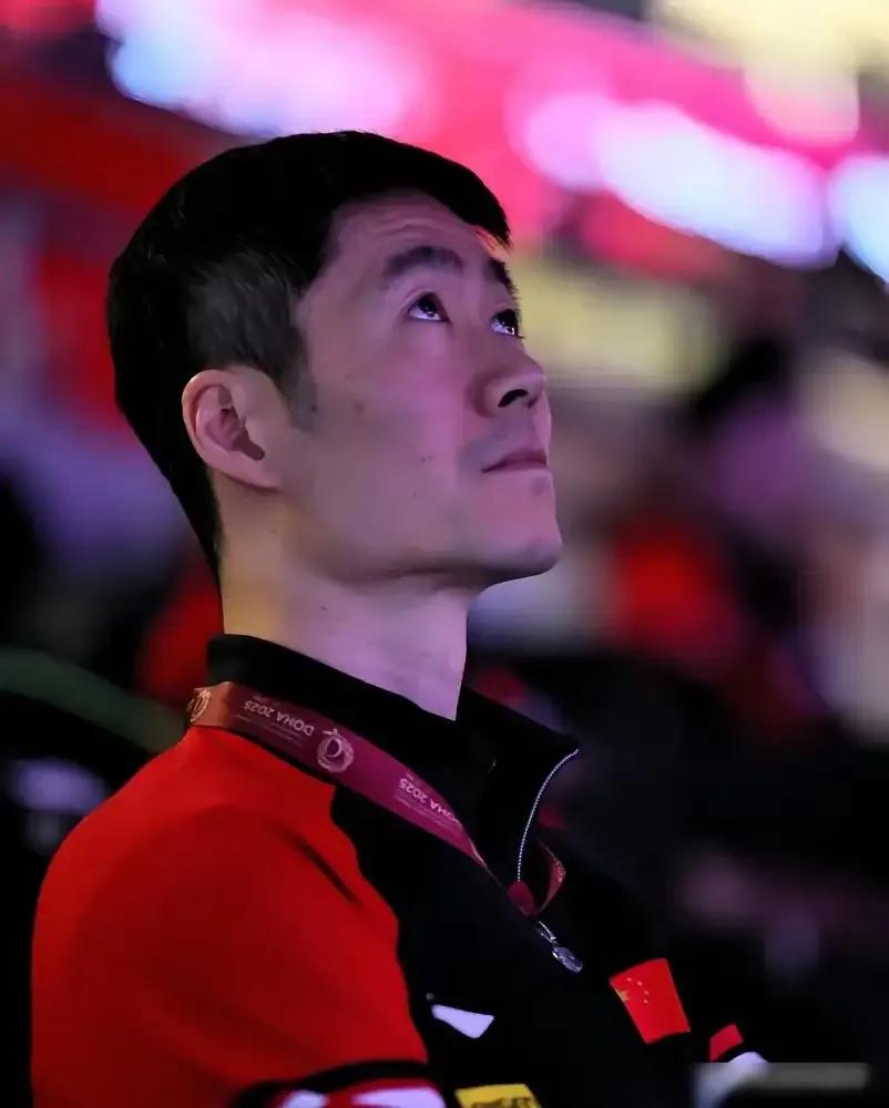 正直善良的王励勤心酸了，他没有想到无论他怎么努力，都改变不了乒乓乱象，今天王皓没