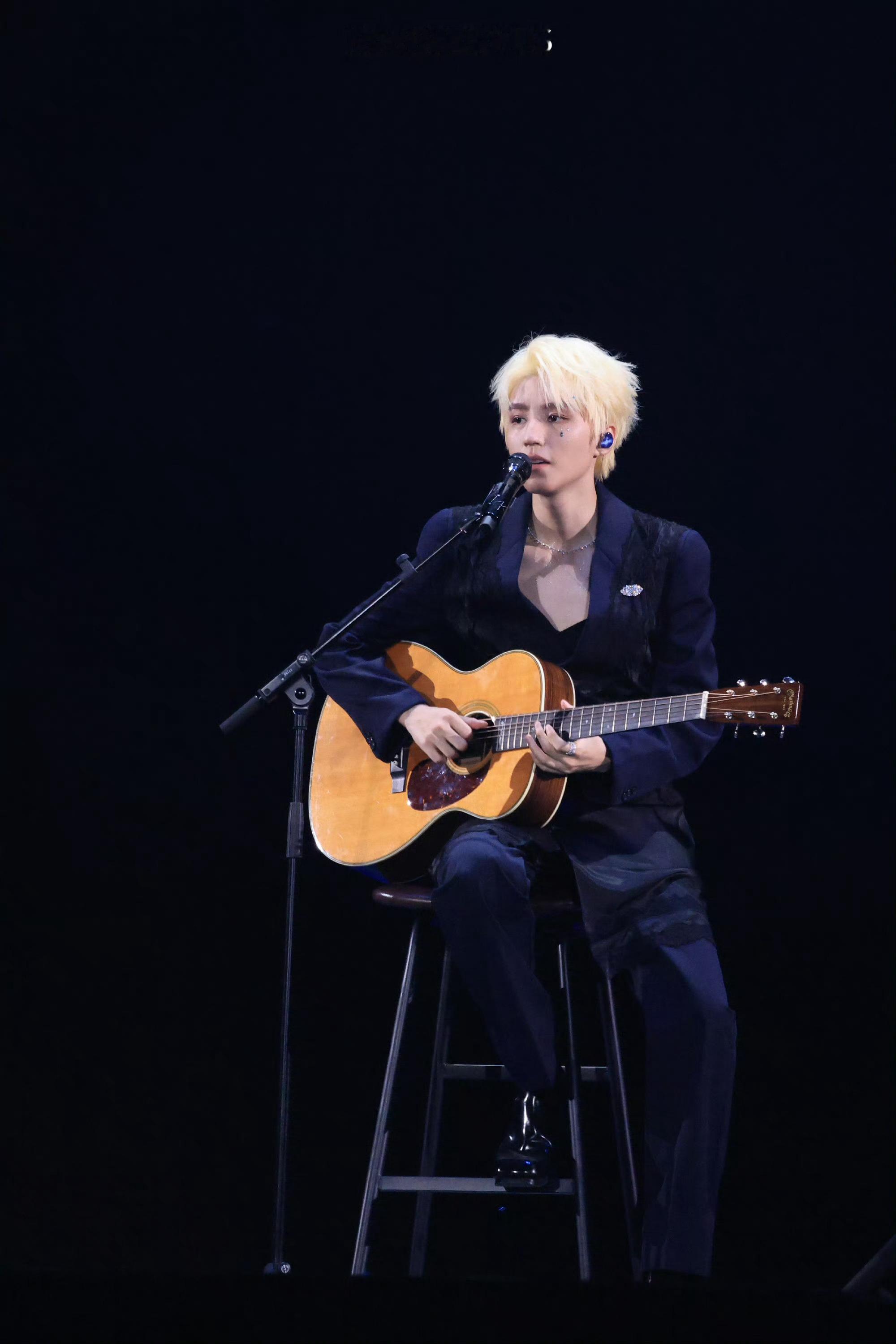 王俊凯💙王俊凯电影刺猬💙💙王俊凯首张同名专辑wjk   💙💙王俊凯演唱