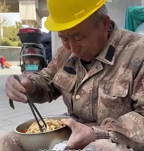 普通人存10万块钱需要多长时间？10万块钱多吗？说实话真的不多，但是对于一个工薪