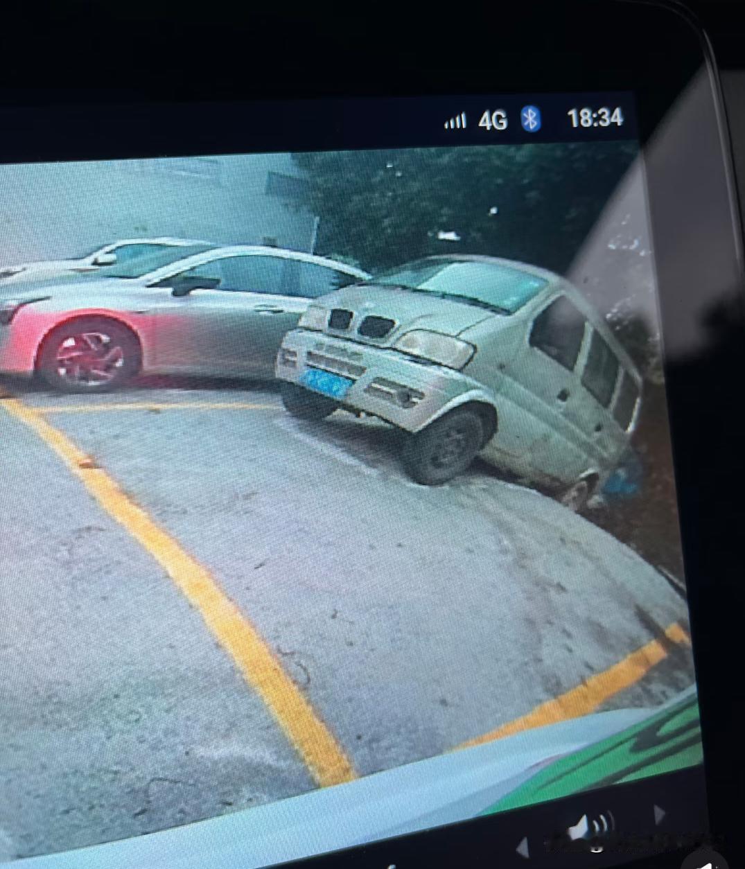 高手在民间🫡
我本来以为司机师傅是不小心开掉下去的，结果我发觉这部车有时候又开