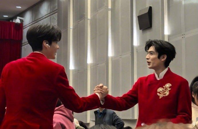 哇宋威龙和毕雯珺同框，谁是我的新郎 