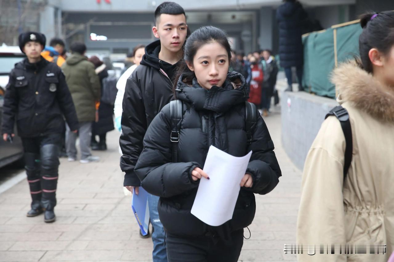 各省艺术联考陆续进行中，联考结束，要不要准备校考呢？
哪些考生要考虑？
一、联考