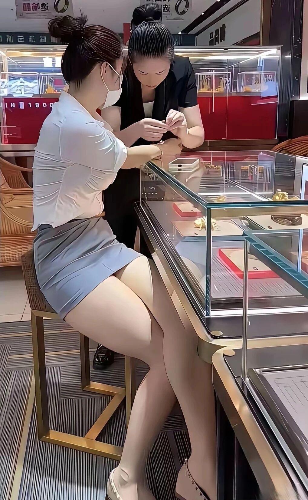 女生如何穿搭看起来时尚更有品味呢