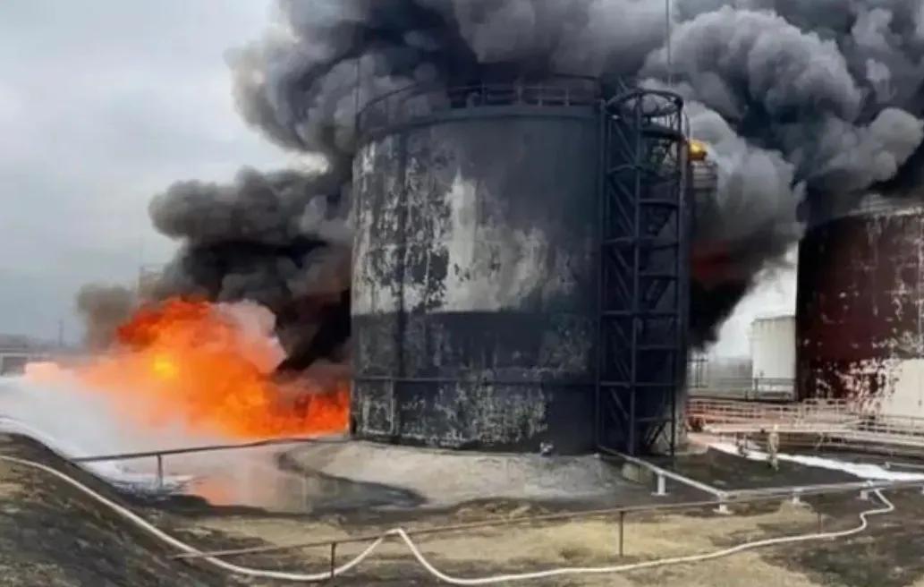 普京这步棋走得漂亮，趁着美国忙着围堵委内瑞拉、欧洲内部混乱之际，对乌克兰发动了大