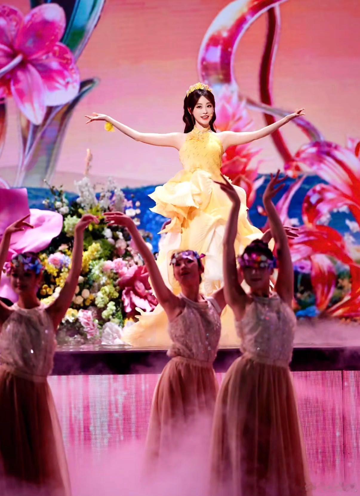 祝绪丹杀回湖南卫视了 好久没在芒果台看到祝绪丹，这次舞台表现直接惊艳全场，颜值状