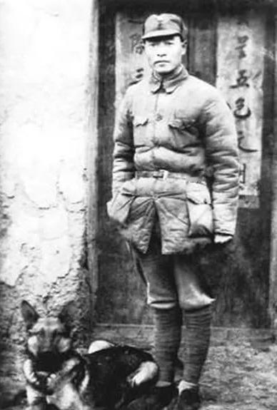 1940年，新四军消灭了100多名日伪军，记者认为这是大胜仗，就来采访，谁知司令
