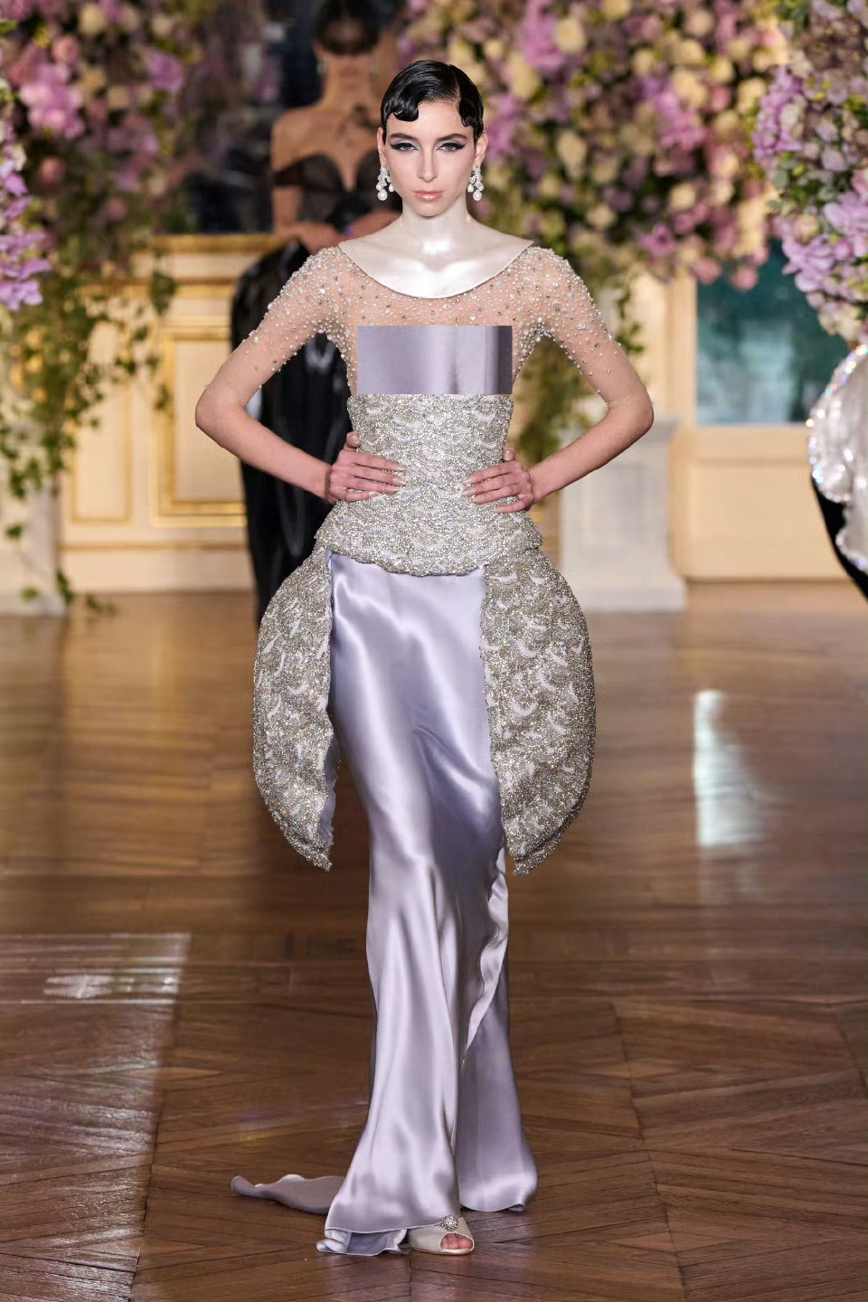 杨幂紫色高定长裙杨幂闪钻紫色高定杨幂紫色高定长裙，好看，[good][good]