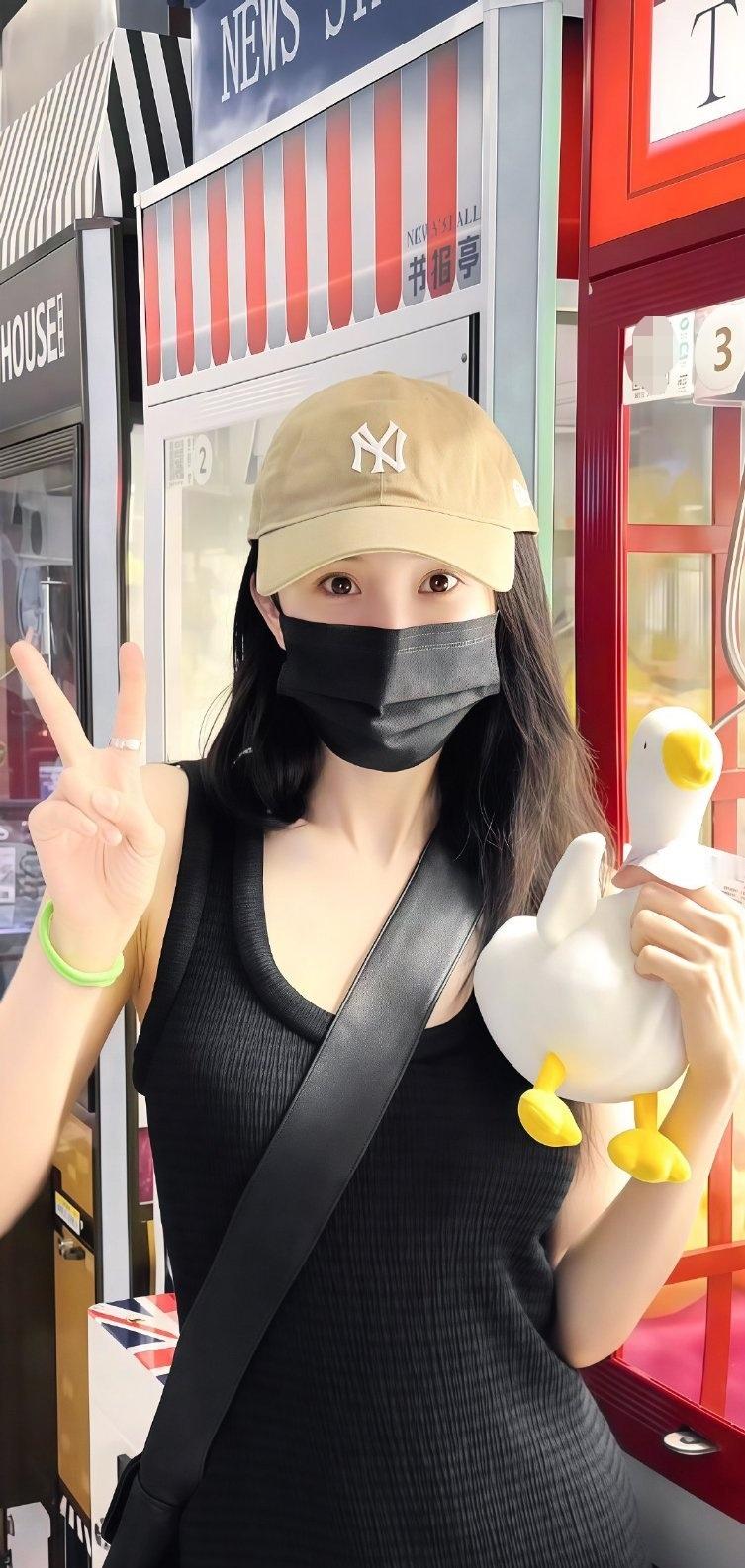 早上好呀老铁们，好久没感受早高峰的地铁了，今天参加活动出门去逛逛天津的名人故居和