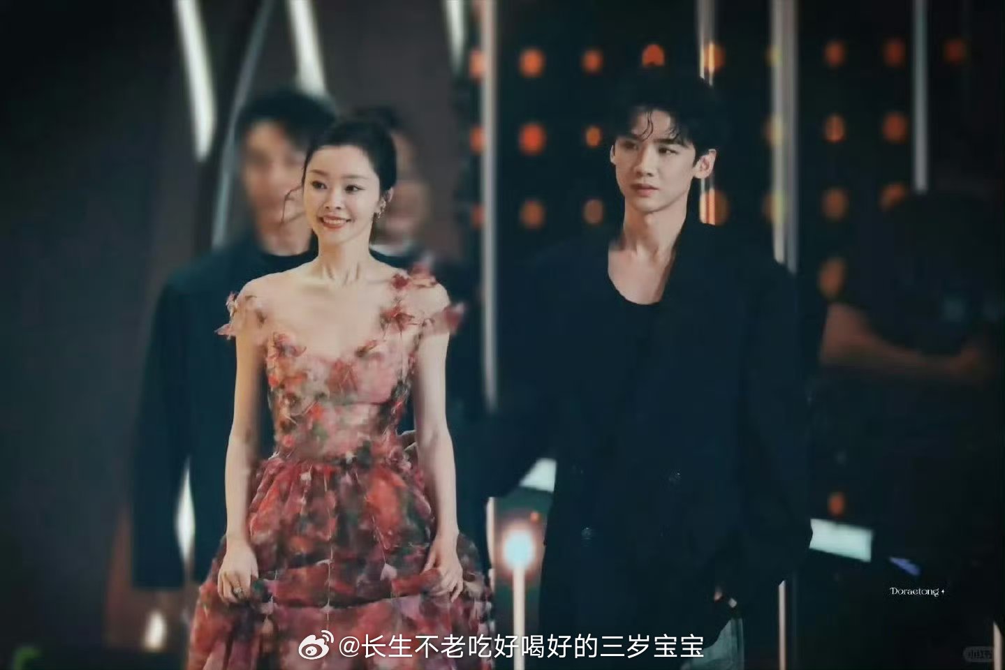 刘大锤曝白敬亭宋轶分手尊重所有决定。他们是成年人，会处理好自己的事。我们过好自己