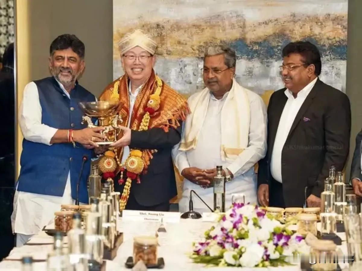 印度传来消息，要在本土打造“富士康新城”！
来自新德里（29）日消息，印度南部各