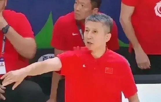 印度男篮主帅：中国队是强，但并非不可战胜，我们完全有机会。今晚中国男篮迎来第二场