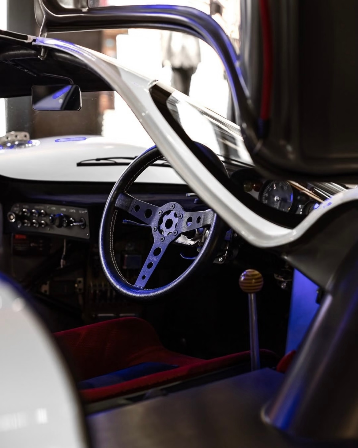 保时捷917一脚油门，镌刻经典赛车岁月1969年诞生的917LH，见证了品牌最奔