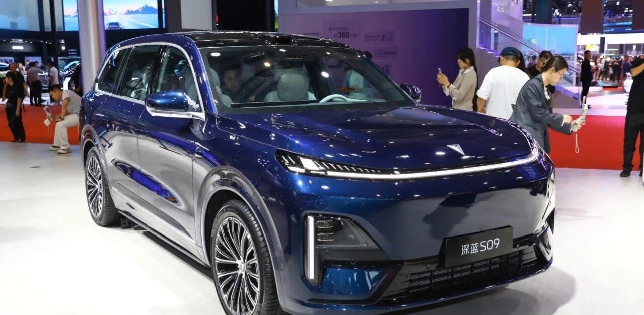 深蓝S09以智能、7箱年货+全家舒适、大空间返乡神器！深蓝S09：7箱年货+全家