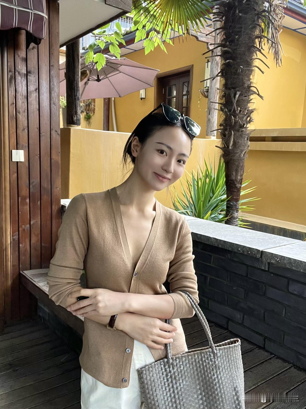 看来垭布石林是欢迎我的到来。这里阳光灿烂。赏景的兴致更高了[/偷笑][/偷笑]