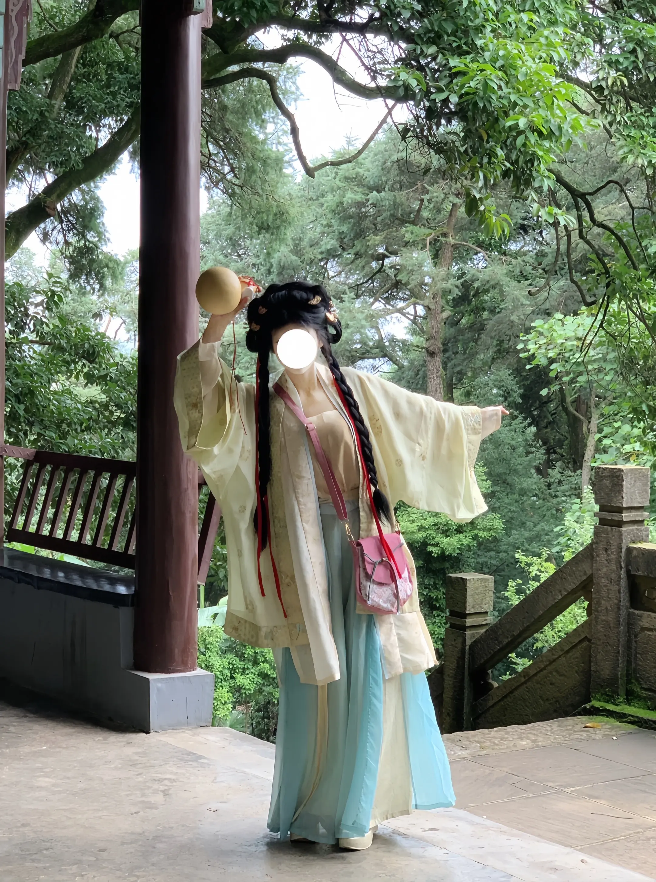 这身很适合下山闯江湖呀～