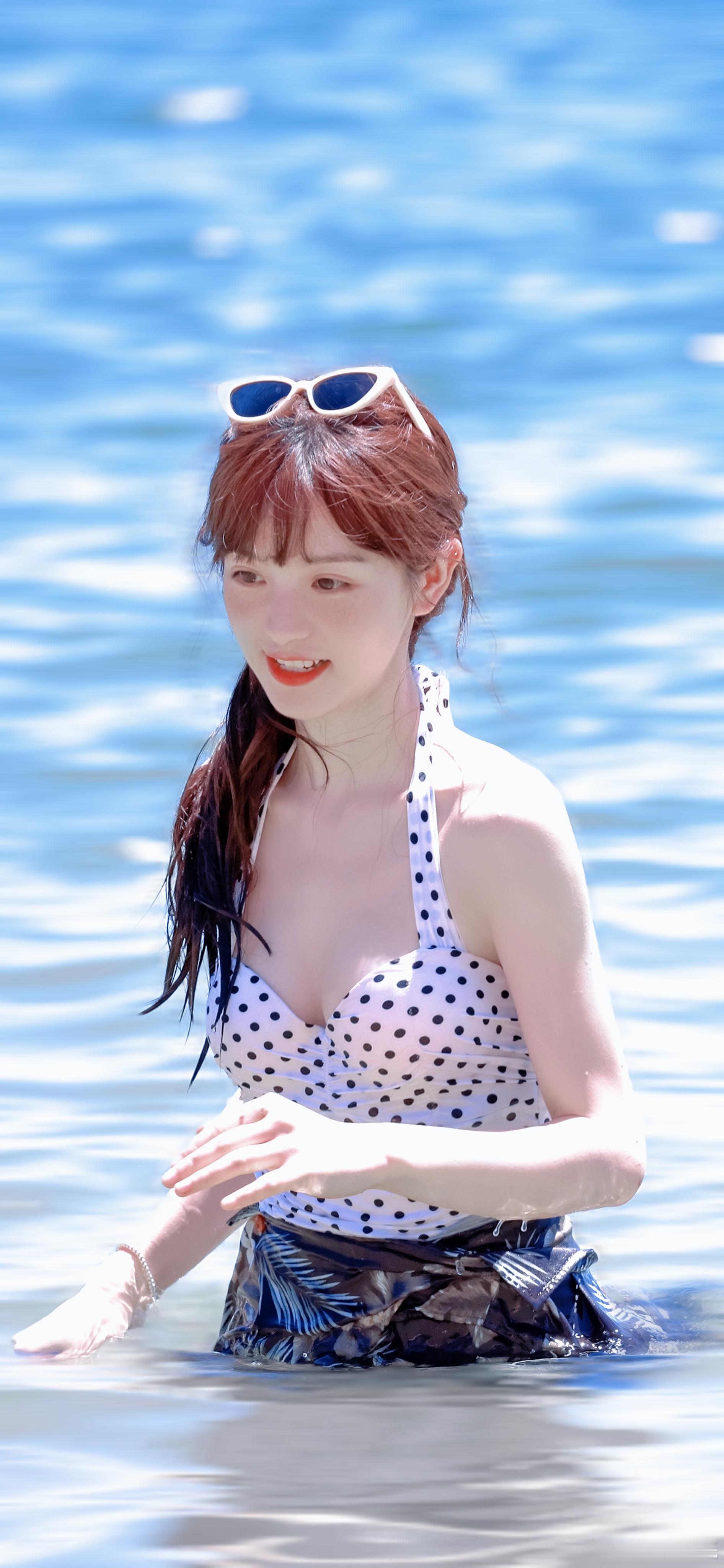 田曦薇壁纸🐚田曦薇我生下来就是齐刘海 ​​​