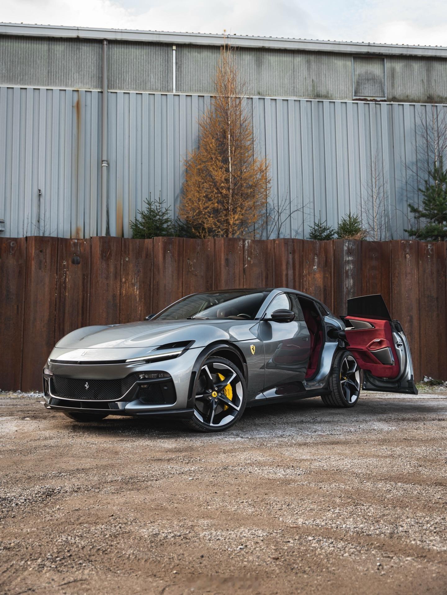 灰外红内法拉利Purosangue这款红色内饰看着也不错 