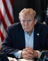 特朗普真会为自己找台阶下。
特朗普4月20日晚上说，美国去年对伊朗核设施发动的“