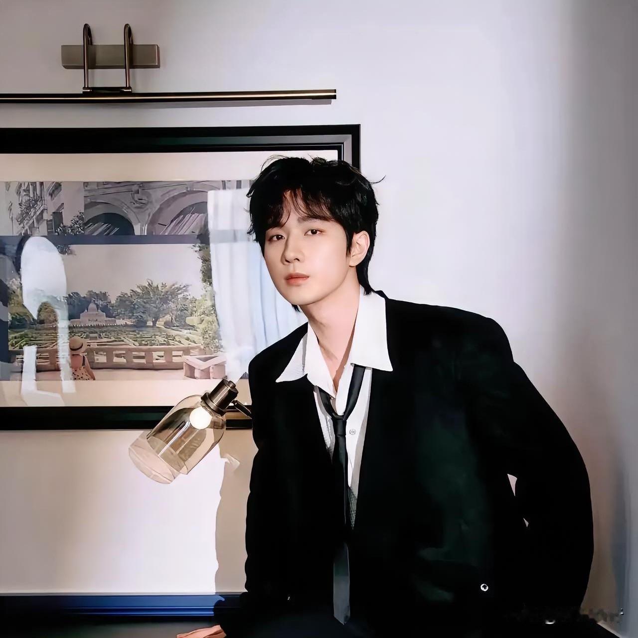 看到李宏毅被限高的消息，我直接破防了。

他被限制的，是飞机头等舱、高铁软卧、星