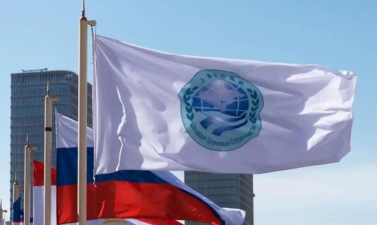 美国出来表态了！在上合组织峰会结束之际，美国财长贝森特表示，俄罗斯、中国和印度领