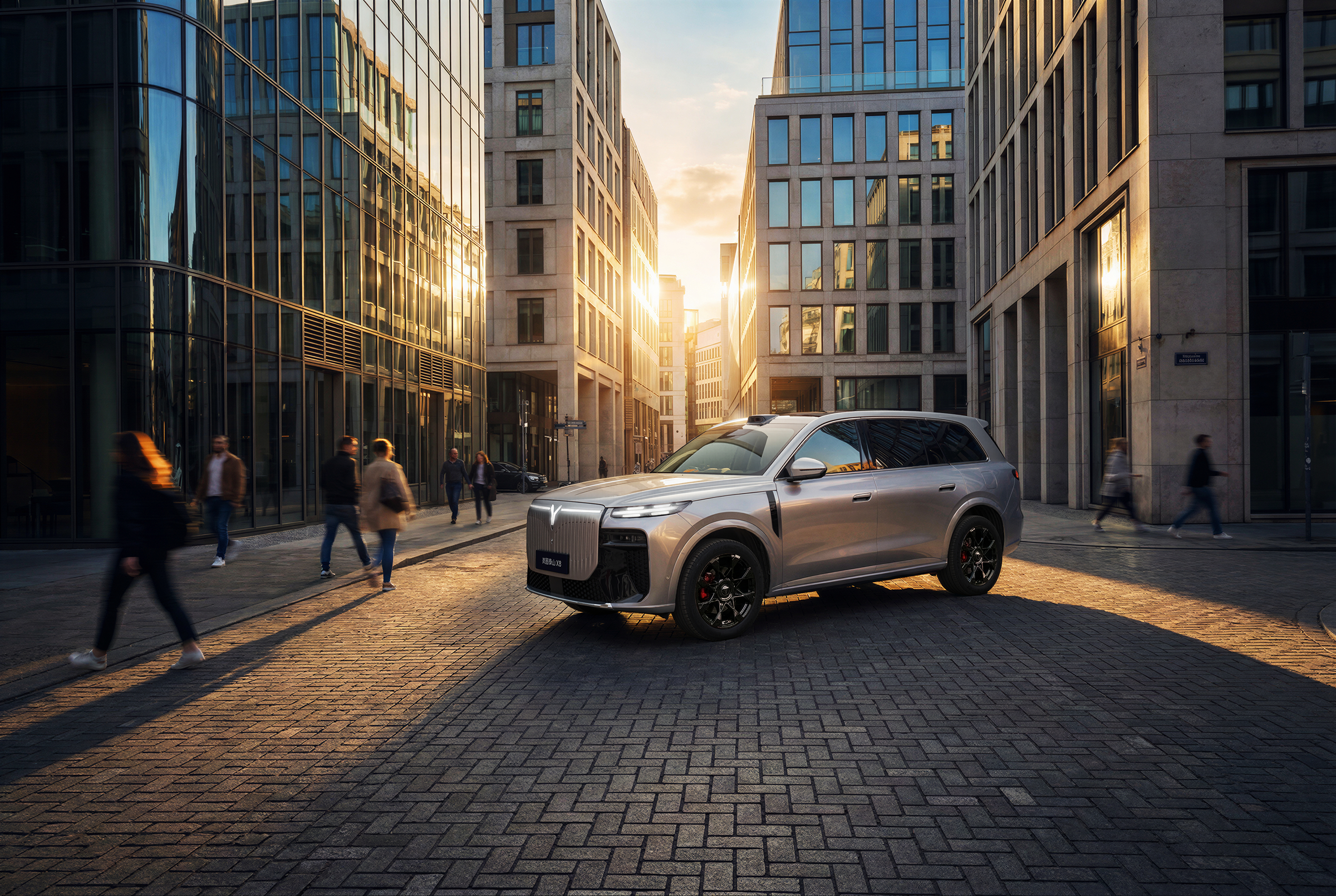 今天大事岚图港股上市官宣空间王炸泰山X8 了不得啊，2019年品牌建立至今，完成