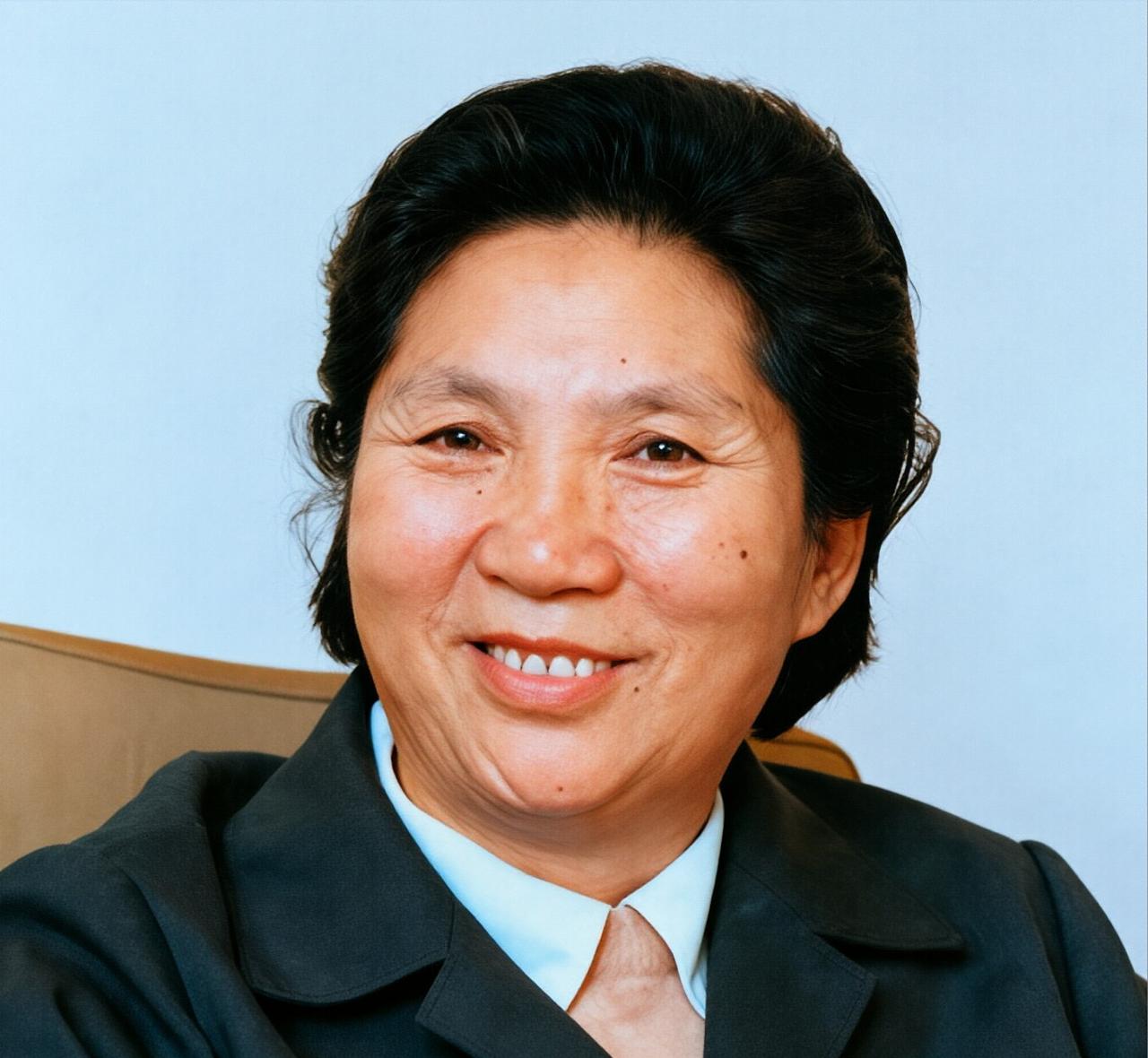 陈慕华：她是国民党少将之女，八路军首位女参谋，建国后任副总理