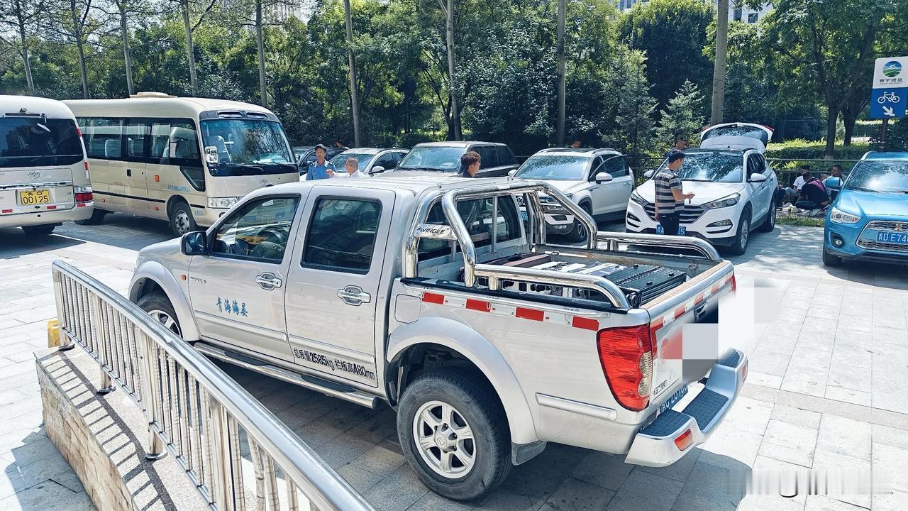 往返200公里就为了给我们拉行李，还没到单位就已经感受到了热情！

本来有统一的