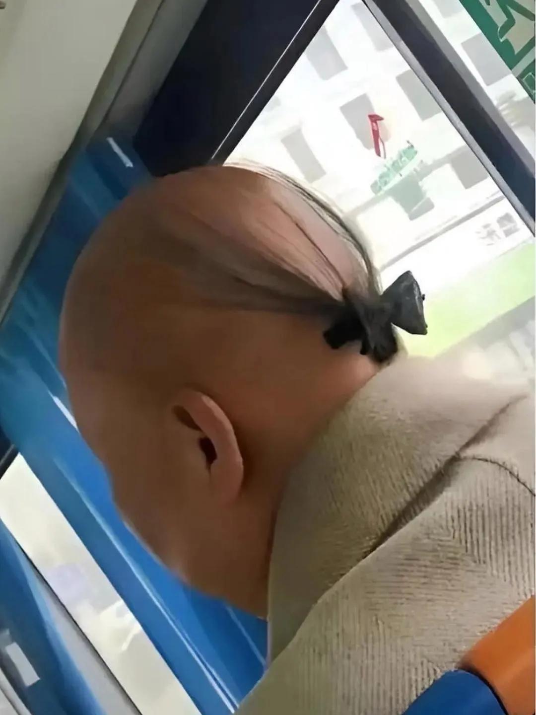 这应该是头发最后的尊严了吧！老哥