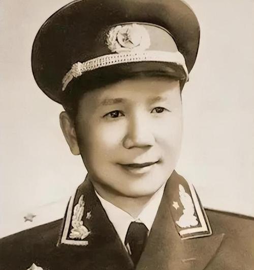 1946年，上级派沈启贤去剿匪，给了1个加强排、几十个地方干部，他问土匪有多少人