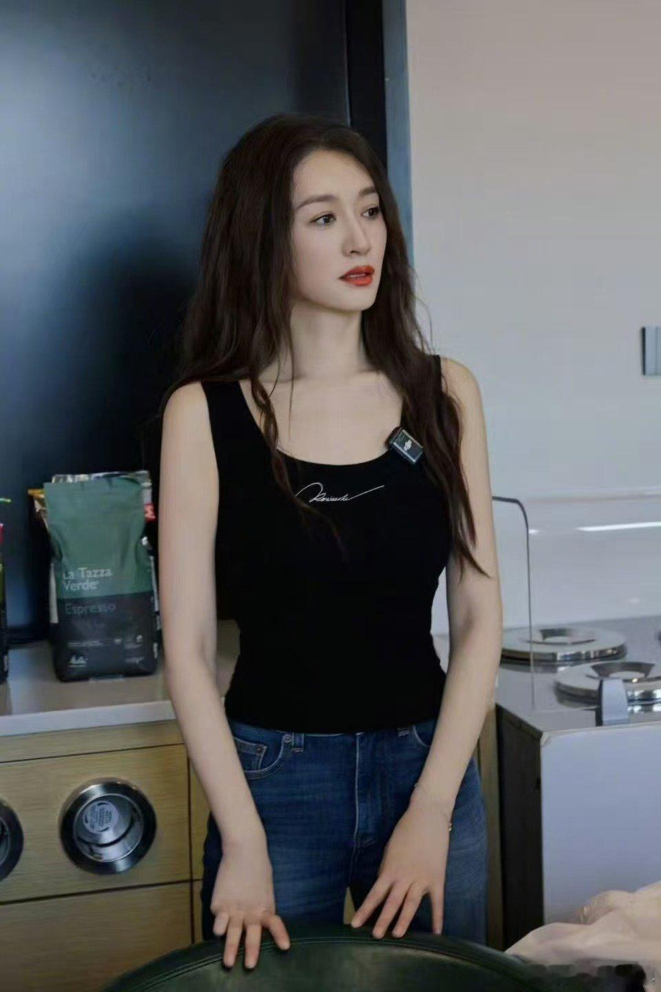 李小冉祝今晚乘风姐姐鸟巢团建开心乘风2026李小冉遗憾没能到场鸟巢团建，在线祝各