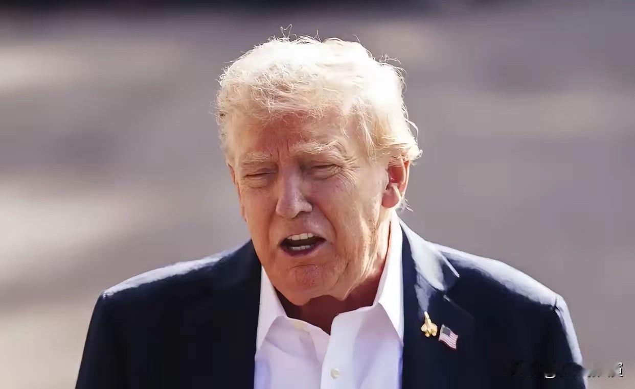 美国喊话中国

特朗普急着让中国买美国农产品，这事太直白了！

他在白宫开会时，