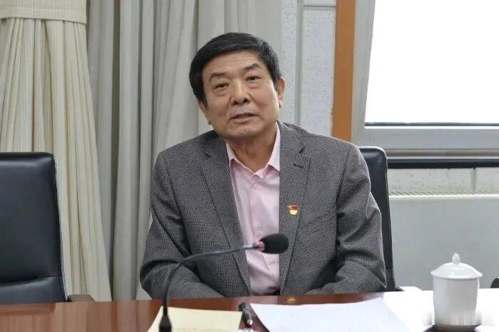 已经退休十年的前广电总局局长蔡赴朝，今日官宣落马。蔡是北京人，1951年4月生，