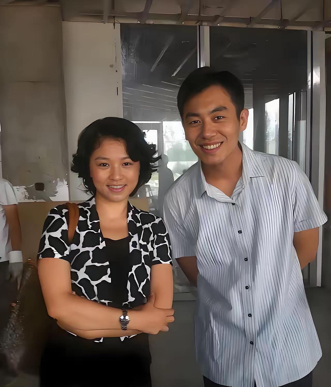 朱亚文与魏小军在《正阳门下》里饰演姐弟，姐姐韩春燕，弟弟韩春明，韩春燕有情有义，
