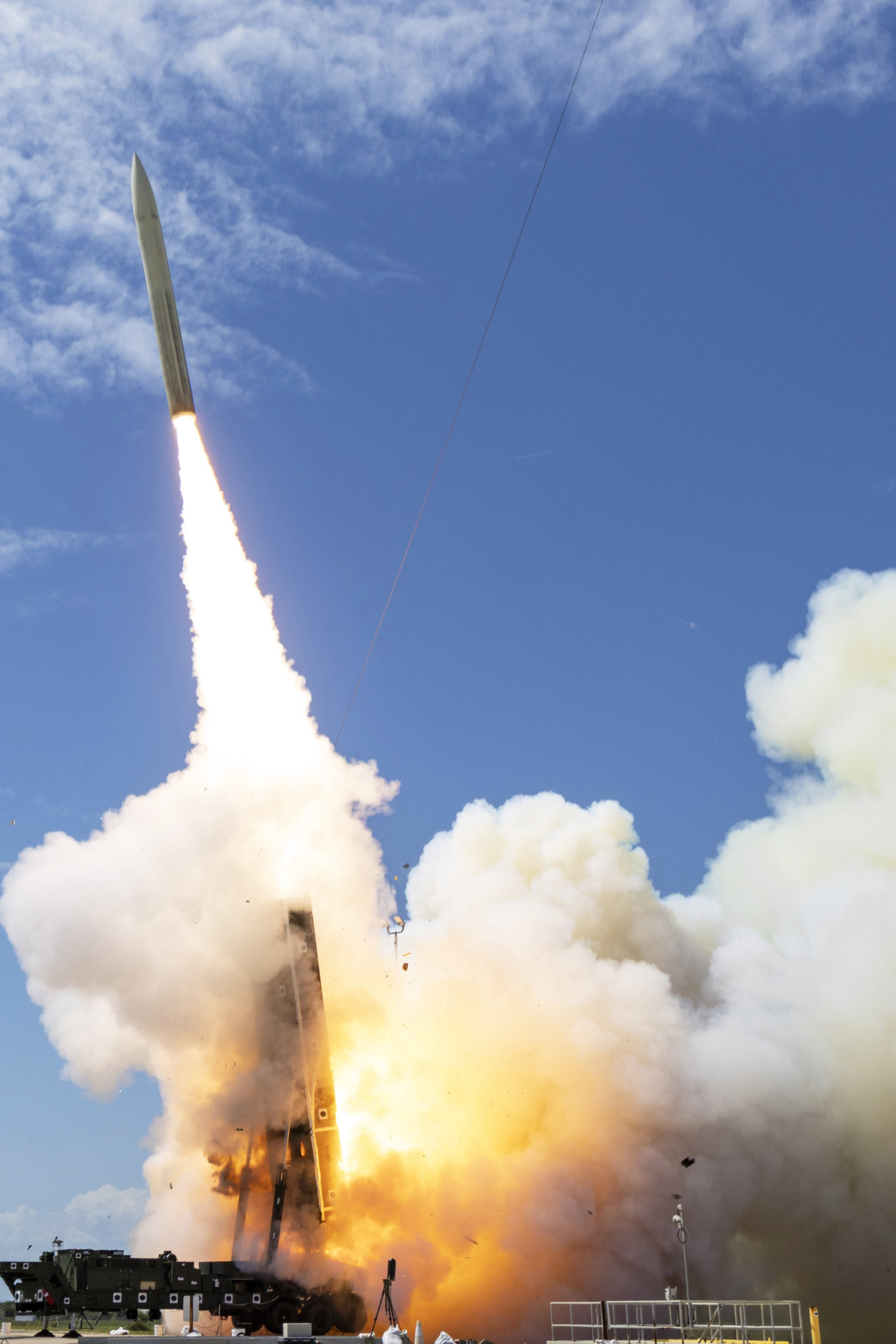 美国陆军与海军继续测试高超音速导弹2026年4月2日 ，美国战争部官网报道： 美