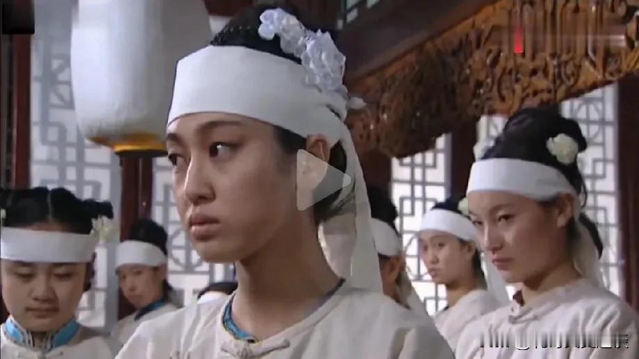 《雍正王朝》里太后乌雅氏为什么痛恨年妃。她去世了不许年妃为她戴孝守灵。有人不明白