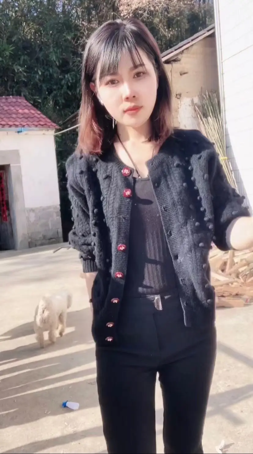 负债这些年，我和老公每天都在拼命的努力挣钱省吃俭用，他外地打工白天上班...